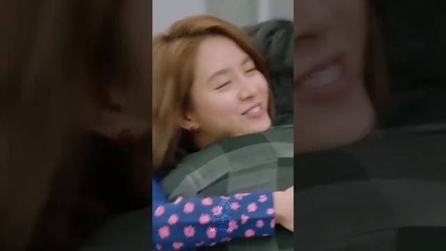 Fav scene The way she persuades her boyfriend who sulks with jealousy #songjihyo #yohan смотреть онлайн