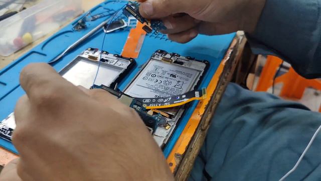 Замена экрана Samsung Galaxy Old Phone LCD Screen Replacement Step-by-Step Repair Guide смотреть онлайн