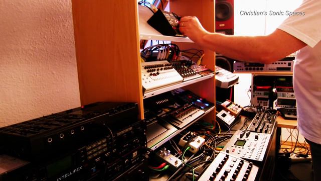 Hardware Jam #26 Ambient (Planet Phatt, Volva Bass, TR-09, tek.drum) смотреть онлайн