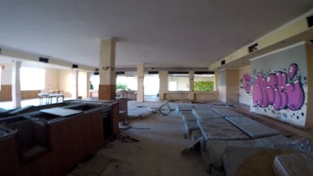 Заброшенный отель | Abandoned hotel смотреть онлайн