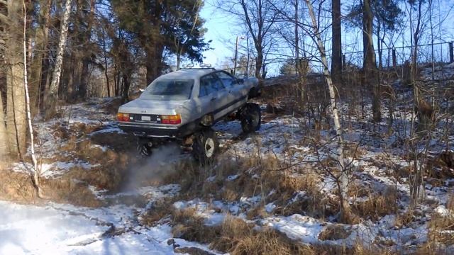 Audi 100 Big Foot Монстр взберается со льда на берег смотреть онлайн