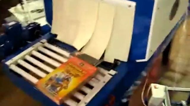 Упаковка книг в пленку на термоусадочном полуавтомате Альфапак 370РА смотреть онлайн