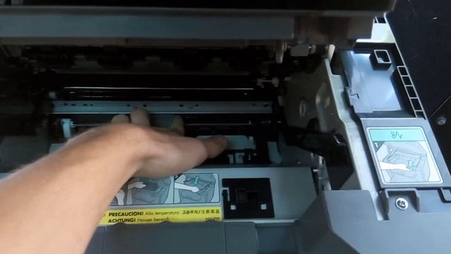 Canon MF 4018 4410 3010 НЕ БЕРЁТ БУМАГУ как достать картридж, как заменить ролик, paper jam смотреть онлайн