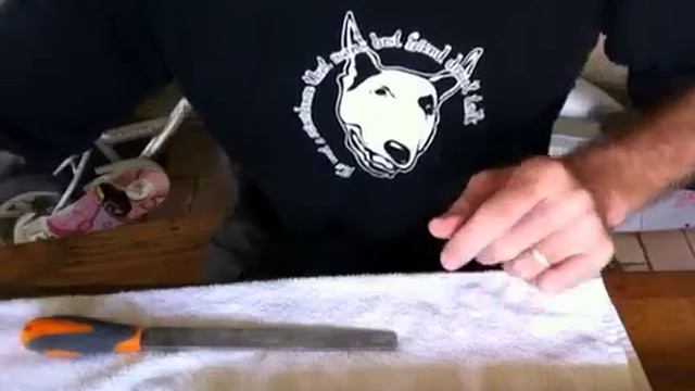 Repainting my Classic Series 70s Stratocaster - Sanding the neck смотреть онлайн