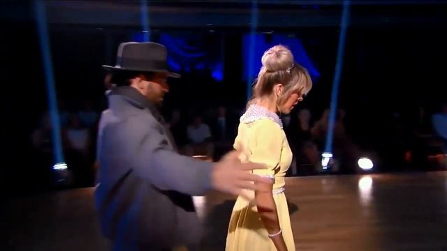 Lindsey Stirling and Mark's Viennese Waltz (Week 04) - Dancing with the Stars Season 25! смотреть онлайн