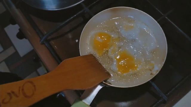 Как НЕЛЬЗЯ жарить ЯЙЦА! смотреть онлайн