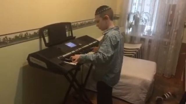 קול ביער. מוטי בן 8. Нигун "Коль баяар". Моти, 8 лет смотреть онлайн