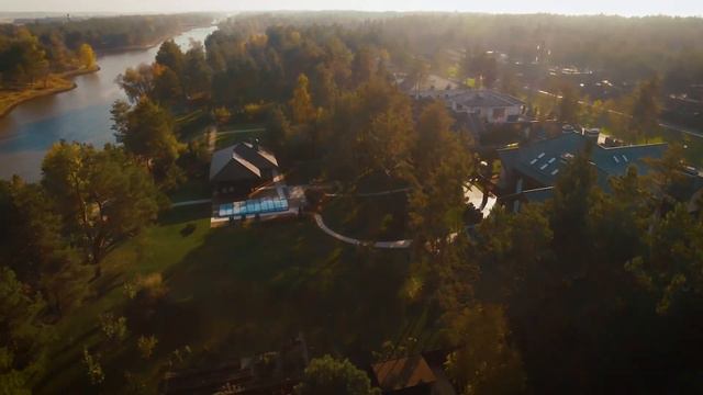 Осеннее настроение Riviera Villas смотреть онлайн