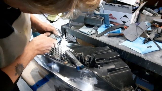 Блок фара за 200 т.р. BMW X5 - Ремонтируем смотреть онлайн