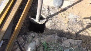 Как выкопать квадратную яму лопатой под столб не напрягаясь