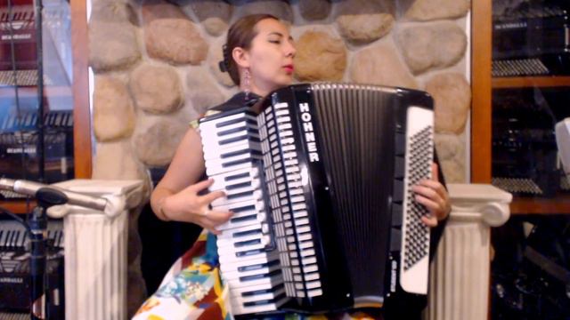 6435 - Black Hohner Student 120 Piano Accordion LMM 41 120 $1499 смотреть онлайн