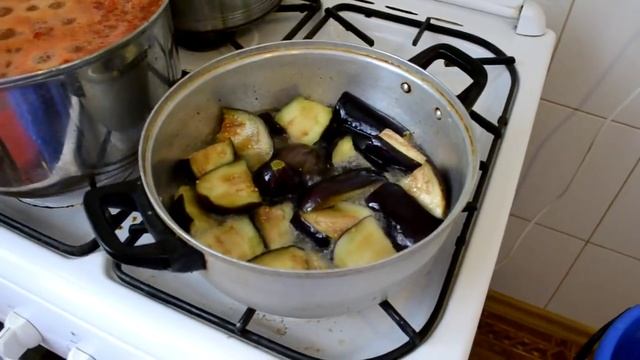 Баклажаны в аджике.