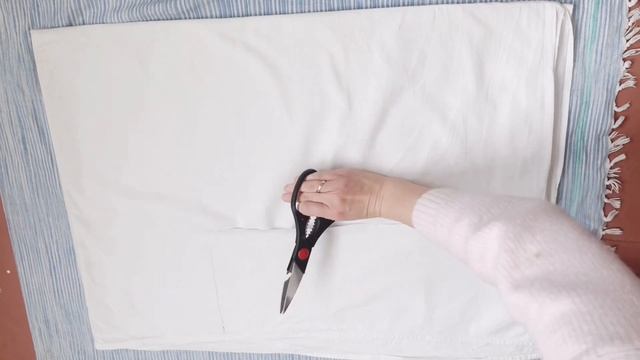 МАСКА БЕЗ ШИТЬЯ И ВЫКРОЙКИ за 2 минуты. Многоразовая маска. смотреть онлайн