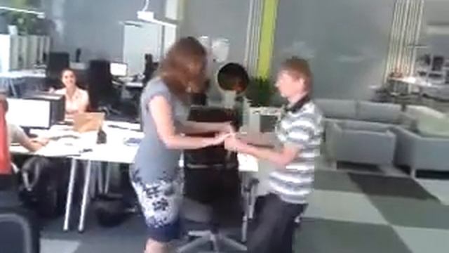 Зажигательный танец смотреть онлайн