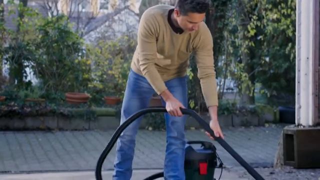 Хозяйственные пылесосы Bosch UniversalVac15 смотреть онлайн
