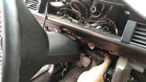 Мерседес  w124  w201 190. Как снять замок зажигания .