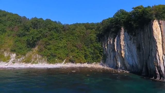 Скала Киселёва Туапсе. Легендарный пляж скалы Киселёва. Отдых в Туапсе. Достопримечательности Туапс смотреть онлайн