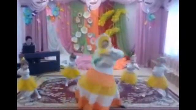 Танец "Курочка и цыплята" смотреть онлайн