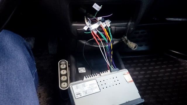 автомагнитола Carlive LED 1791BT/Pioneer Ok LED-1791BT смотреть онлайн