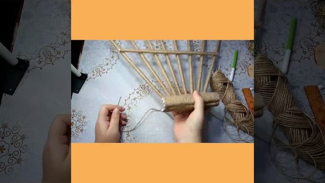 DIY. Газетные трубочки и джутовый шпагат! Ключница пано для украшения интерьера! своими руками смотреть онлайн