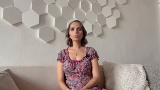 Как жить в легкости и почему у большинства людей тяжелая жизнь? | Екатерина Арея смотреть онлайн
