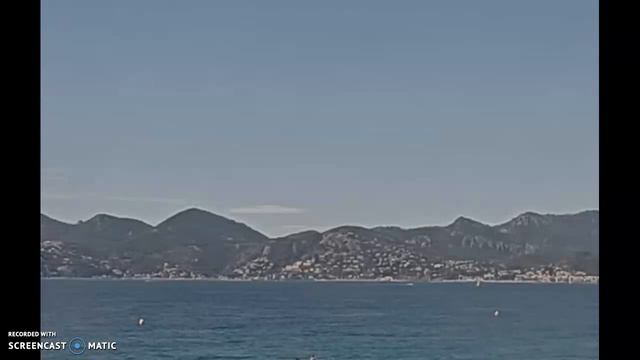 UFO looks like Cloud Cannes France Live & Still shots смотреть онлайн