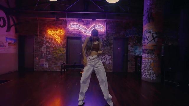 Lisa | Rosalía - MALAMENTE (dance mirrored) смотреть онлайн