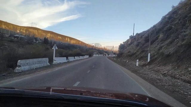 от Янгиабада до Ангрена в феврале в хорошую погоду. смотреть онлайн