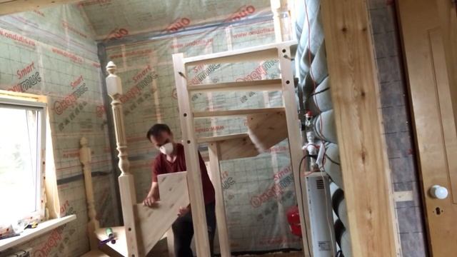 Сборка лестницы на 180 градусов с забежными ступенями смотреть онлайн