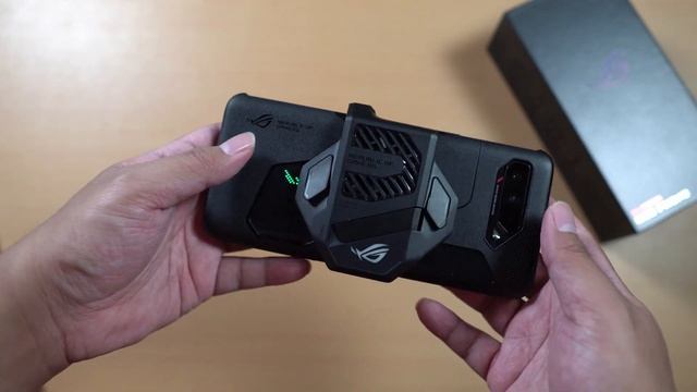 ASUS ROG Phone 5 Philippines: Unboxing, Hands-On and First Impressions! смотреть онлайн