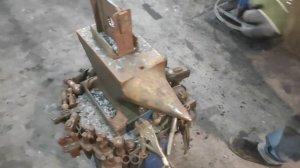 ⚒️ПРОСТОЕ ПОЛЕЗНОЕ КУЗНЕЧНОЕ ПРИСПОСОБЛЕНИЕ.? #кузница #geflund #своимируками #ironwork