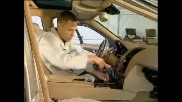 Как снять переднюю консоль Mercedes-Benz W204 C-Class How to remove the front console смотреть онлайн