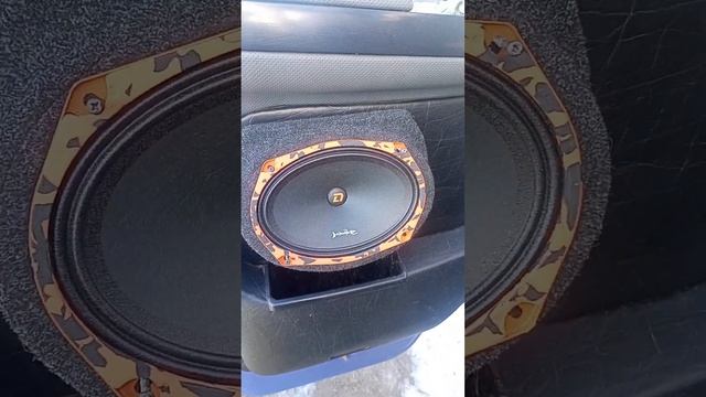 Замена штатных динамиков в Газель бизнес на DL Audio Barracuda 69 смотреть онлайн