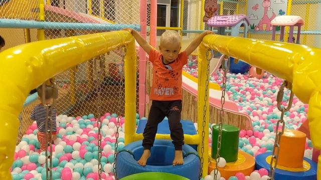 Игровая комната KIDSTIME. Нячанг, Вьетнам. смотреть онлайн