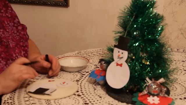Как сделать снеговика из бумаги на окно или Елку смотреть онлайн