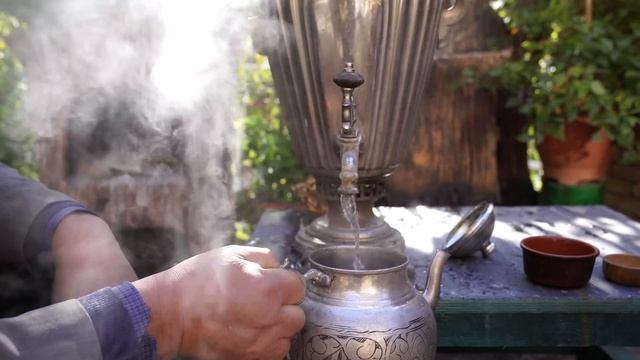 Learn How to Make the TRUE Ukrainian Borscht Recipe - it's NOT what you think! смотреть онлайн