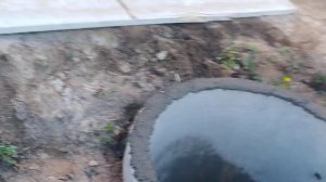 Как  я закапывал бетонные кольца для канализации .