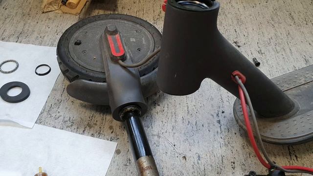 XIAOMI SCOOTER M365 PRO PRO2 | FRONT FORK BEARING REPAIR | РЕМОНТ ПОДШИВНИКОВ ПЕРЕДНЕЙ ВИЛКИ #M365 смотреть онлайн