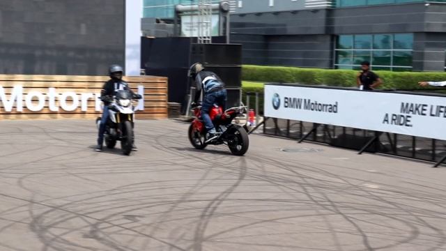 STUNT ON BMW G310 GS AND G310 R смотреть онлайн