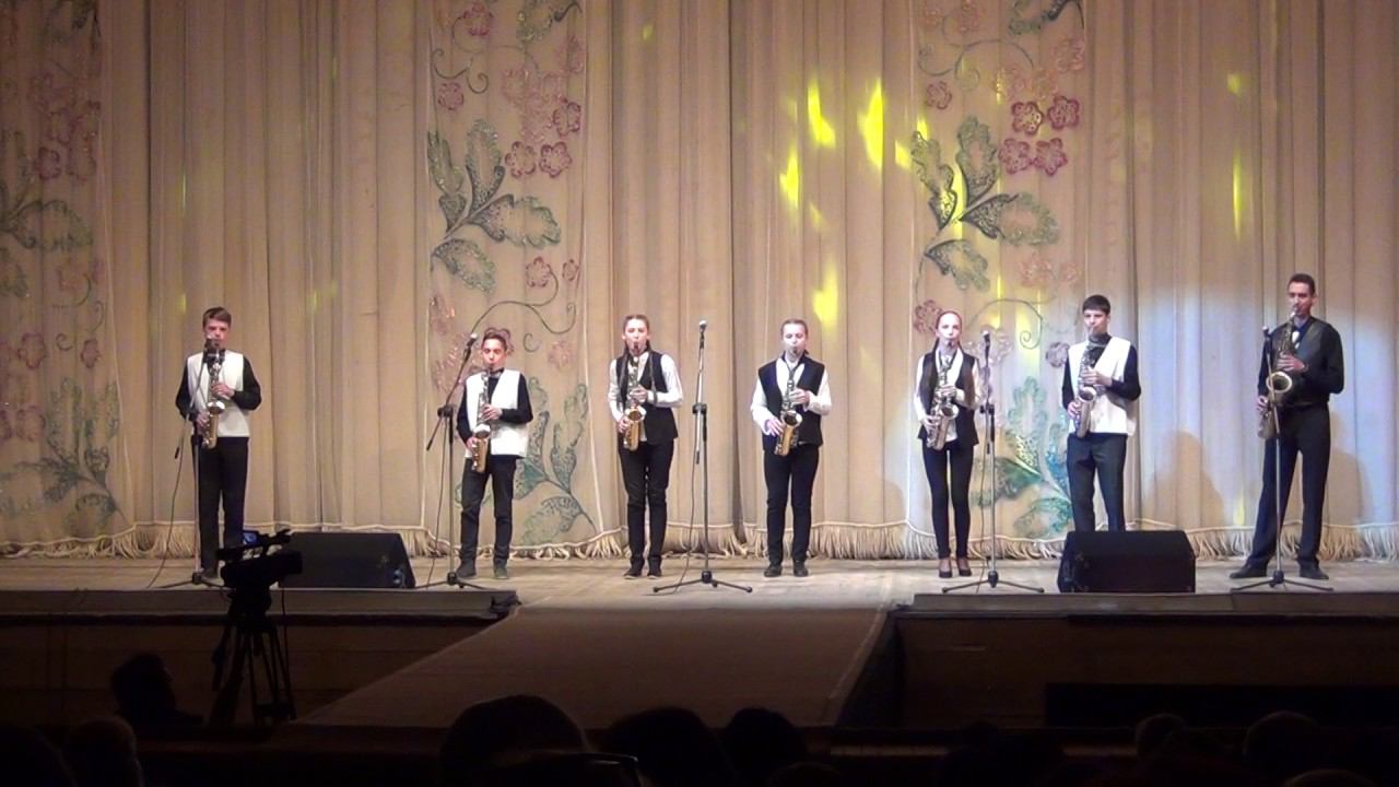 Л. Прима "Пой. Пой. Пой" / Louis Prima - Sing, Sing, Sing смотреть онлайн