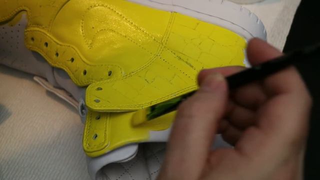 Custom Hypebeast Sneaker Grail - Nike Diamond Canary High Tops смотреть онлайн