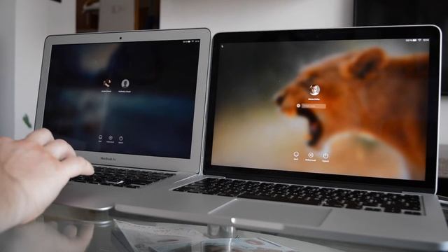 Macbook Pro Retina 2015 vs Macbook Air 2013 Boot up speed test смотреть онлайн