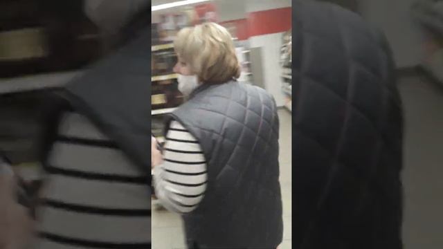 Как быть если персонал магазина обвиняет вас в краже, которую вы не совершали...! смотреть онлайн