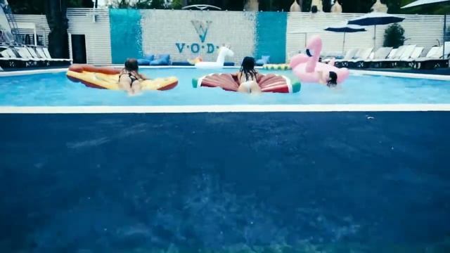 Надувные круги и матрасы фламинго, пончик, единорог, арбуз и пицца 1 cut 001 смотреть онлайн