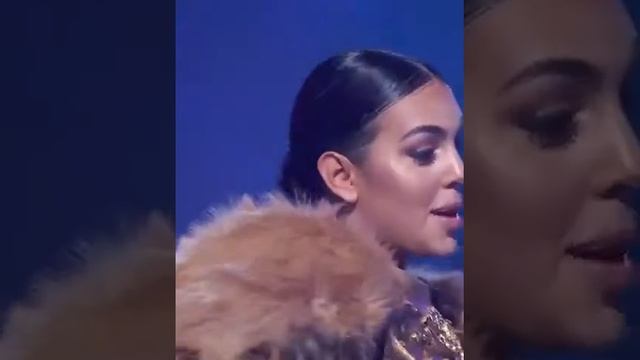Девушка Криштиану Роналду поёт на Сцене.Жена Роналдо поёт на сцене. Georgina Rodriguez. смотреть онлайн