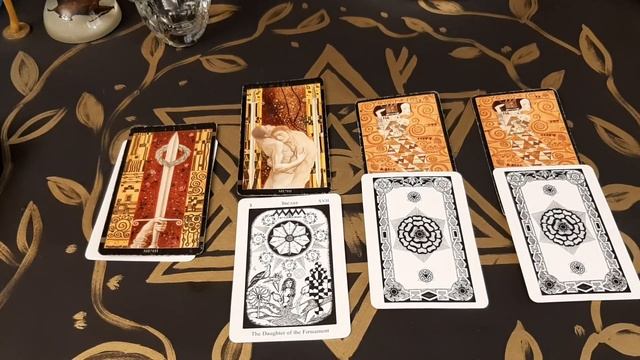 Гадание на Таро. КАК ПОМОЧЬ РЕБЕНКУ РАСЦВЕСТИ И СИЯТЬ? смотреть онлайн