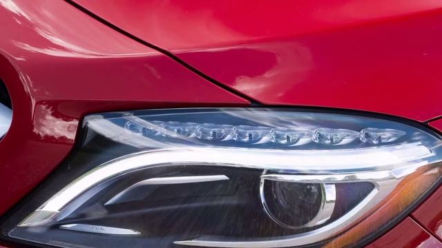 2015 Mercedes-Benz GLA250 Vs 2015 Audi Q3