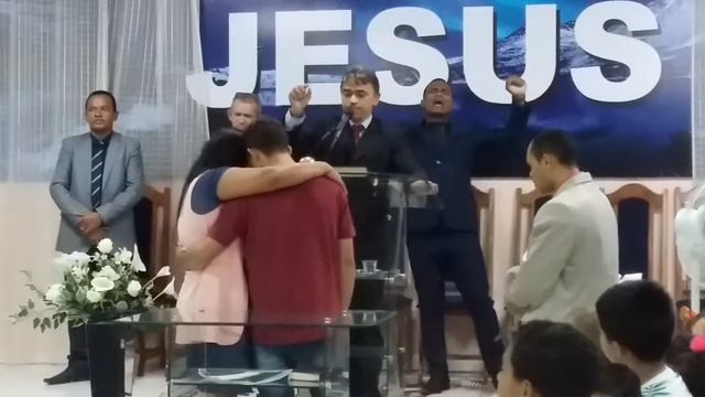 Jesus opera assim que Deus abençoe esse jovem смотреть онлайн