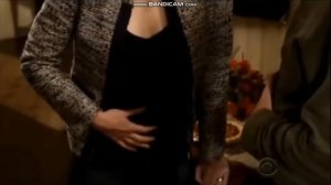 Betsy Brandt's stomach growling in «Life in Pieces»