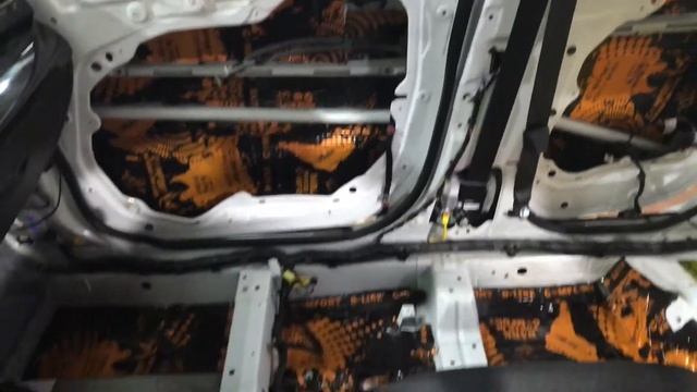 Многослойная автомобильная вибро-шумоизоляция Kia Sorento (Киа Соренто) смотреть онлайн